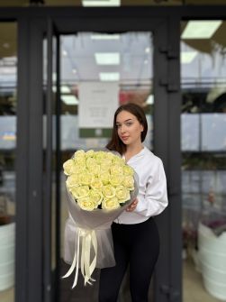 Букет із 25 троянд Піч Аваланч