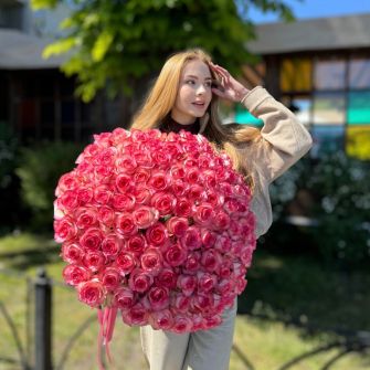 Букет из 125 роз Джумилия