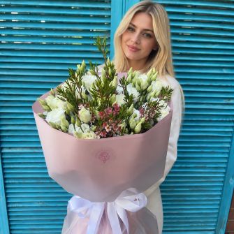 Bouquet of eustomas and chamelacium