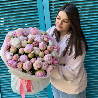 Bouquet of 51 pink peonies