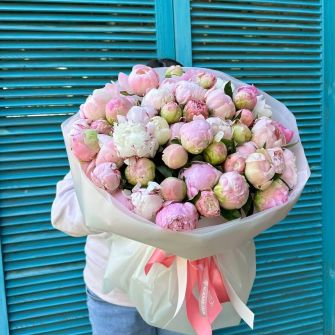Bouquet of 51 pink peonies