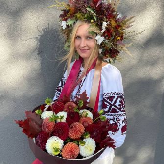 Букет жоржин "Вишитий вересень"