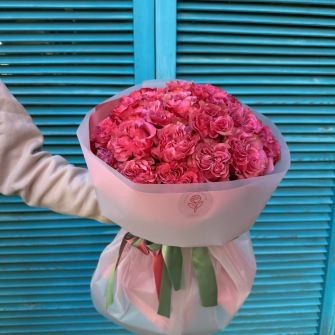 Букет из 25 розовых роз Кантри Блюз