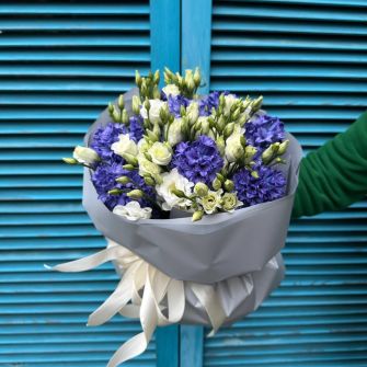 Bouquet of eustoma and hyacinths "Valerie"
