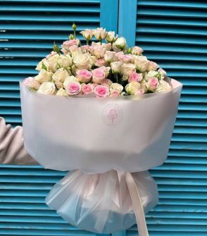 Букет из 31 розы спрей Софи и Гуд Муд