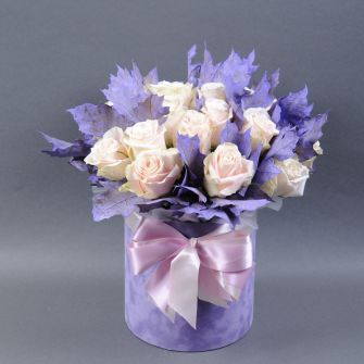 Composition of roses Sharman with cuercus