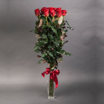 Bouquet of 15 red Marichka roses