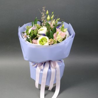 Букет з ранункулюсами та гіацинтами