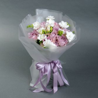 Bouquet of roses Memory Lane and freesia "Purple haze"
