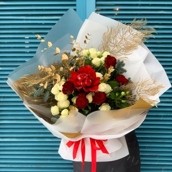 Зимний букет «Золотая жар-птица»