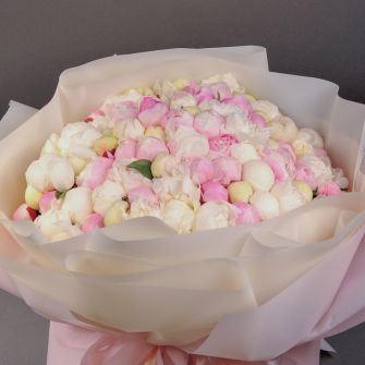 Bouquet of 101 Dutch peonies