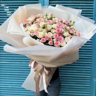 Bouquet of 31 Good Mood and Sophie spray roses