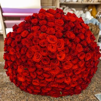 Букет из 300 роз Маричка