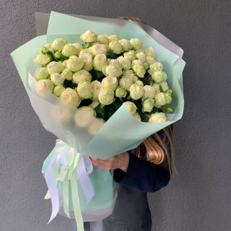 Букет из 17 роз Сноу Волд