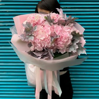 Bouquet of hydrangeas "Tender cloud"
