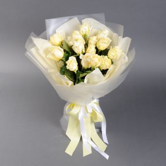 Bouquet of 15 roses Crème de la Crème