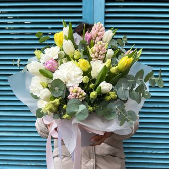 Композиція "Весняний поцілунок"