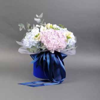 Composition in a velvet box "Sapphire"