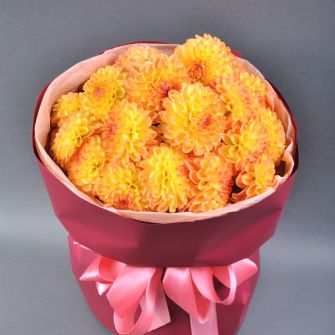 Букет георгин "Янтарные объятия"