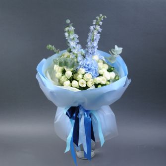 Bouquet of roses and hydrangeas "Adelaide"