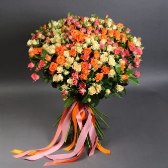 Bouquet of 51 roses spray mix