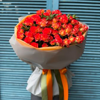 Bouquet of 21 Summer Dance roses spray