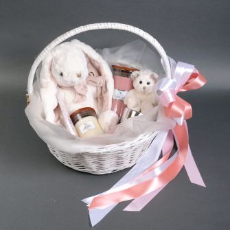 Gift set romantic basket