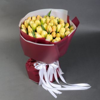Bouquet of tulips "Passion fruit"