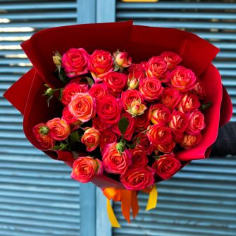 Bouquet of 7 Summer Dance roses spray