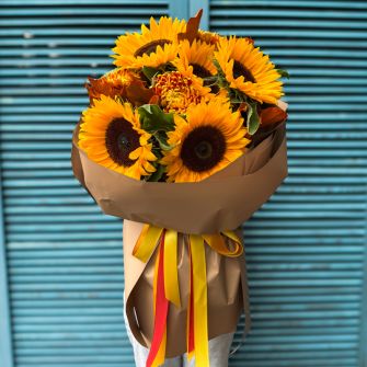 Букет с подсолнухами "Солнечное настроение"