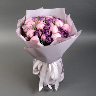 Букет тюльпанів та півоній "Сливовий сад"