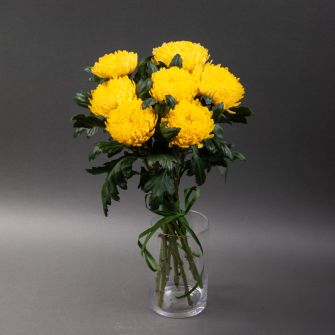 Bouquet of yellow chrysanthemums
