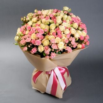 Букет 50 роз спрей Грация и Елена