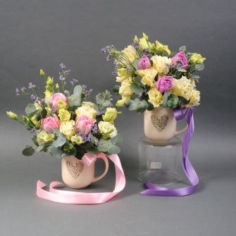 Composition in porcelain mugs "Flower cocktail"