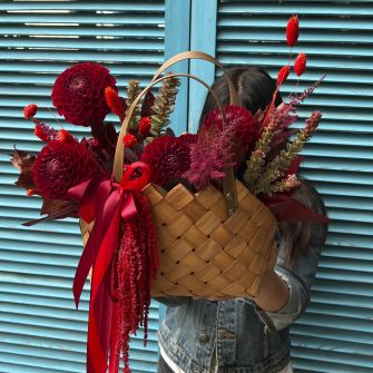 Composition with dahlias “Heart on Fire”