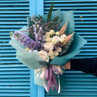 Букет з французькими трояндами