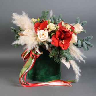 Композиція "Зимовий вальс" троянди та амариліс у оксамитовій коробці