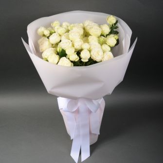 Bouquet of 5 Snow World roses