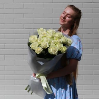 Букет из 19 роз Аваланч