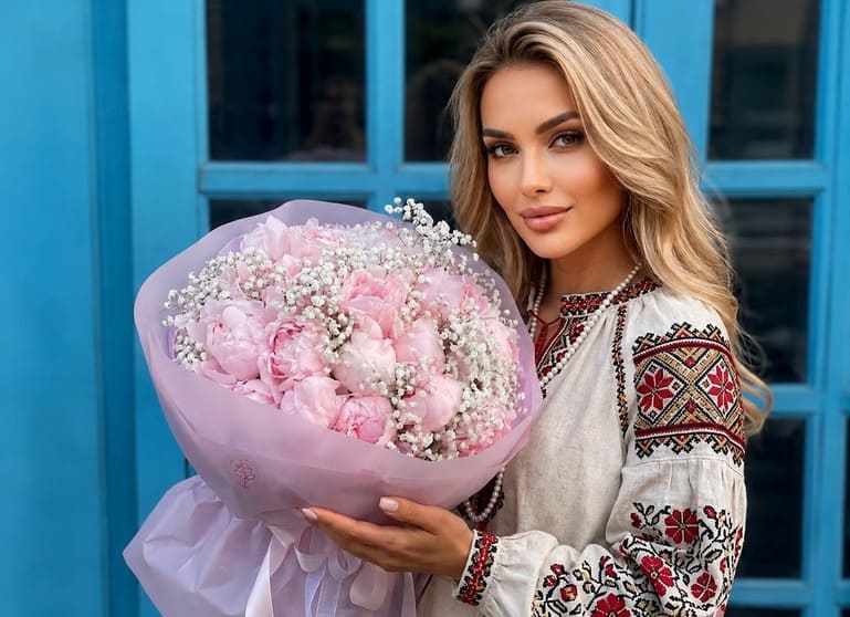 Букети з півоніями