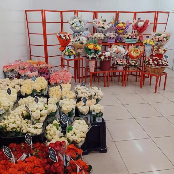 Флористичний салон «Камелія» вул. Юлії Здановської (Ломоносова)