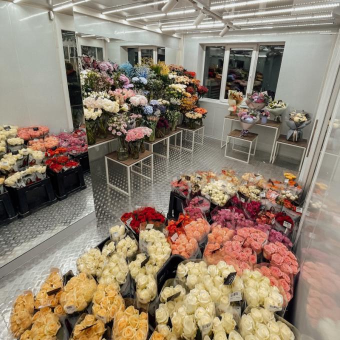 Флористичний салон «Камелія» пр-т Берестейський, 65А (Перемоги)