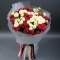 Букет 15 троянд Черрі Трендсеттер та Сноу Ворлд - Фото 1