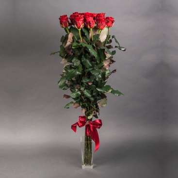 Bouquet of 19 red Marichka roses