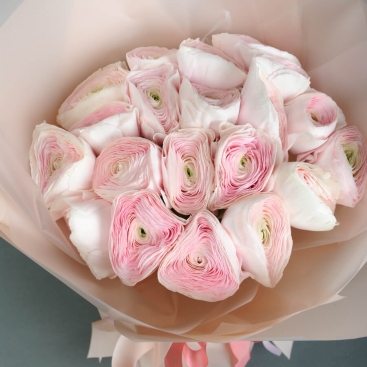 Bouquet of 21 ranunculus