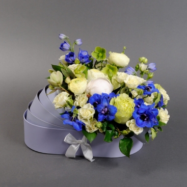 Composition Cradle to boy's born