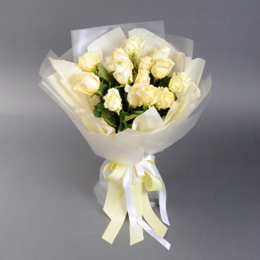 Букет из 15 роз Крем де ля Крем