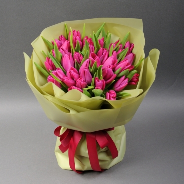 Букет із тюльпанів Фуксія