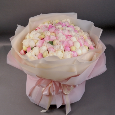 Букет 101 голландский пион