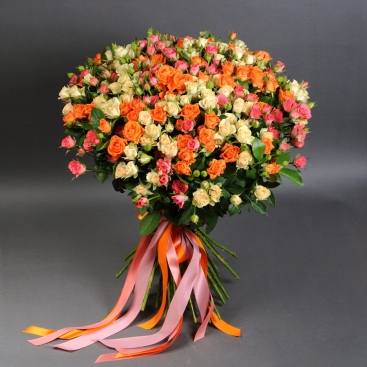 Букет из 51 розы спрей микс